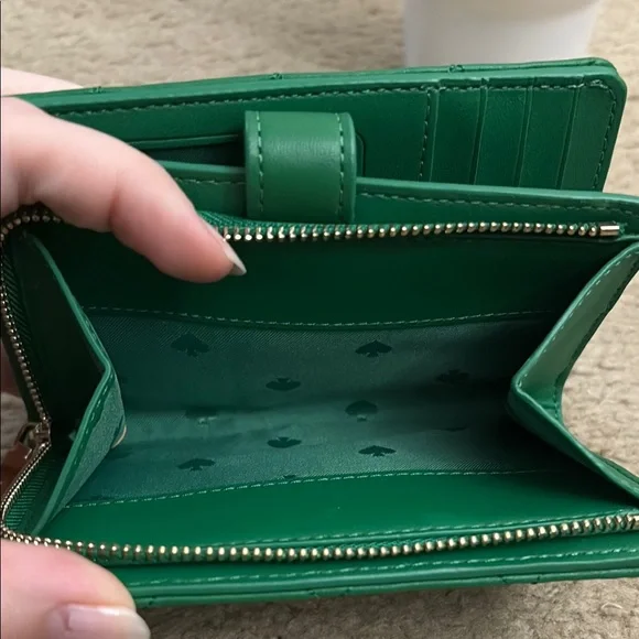 NWOT Kate Spade Emerald Quilted Wallet - Picture 3 of 3